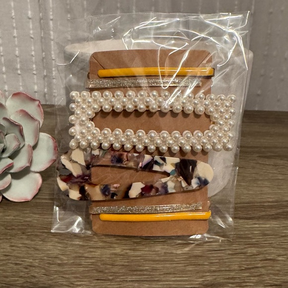 Anthropologie 6 Piece Hair Clip Set Pearl,Tortoise Shell & Solid Multi Color - Picture 2 of 9